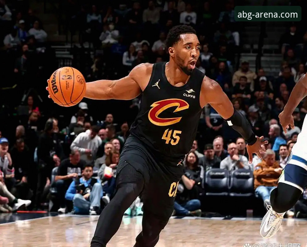 NBA战报最新动态：米切尔42分率骑士力克魔术，欧博APP流畅观赛体验解析